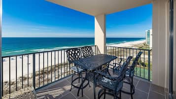 Condo, 1 Bedroom | Outdoor dining