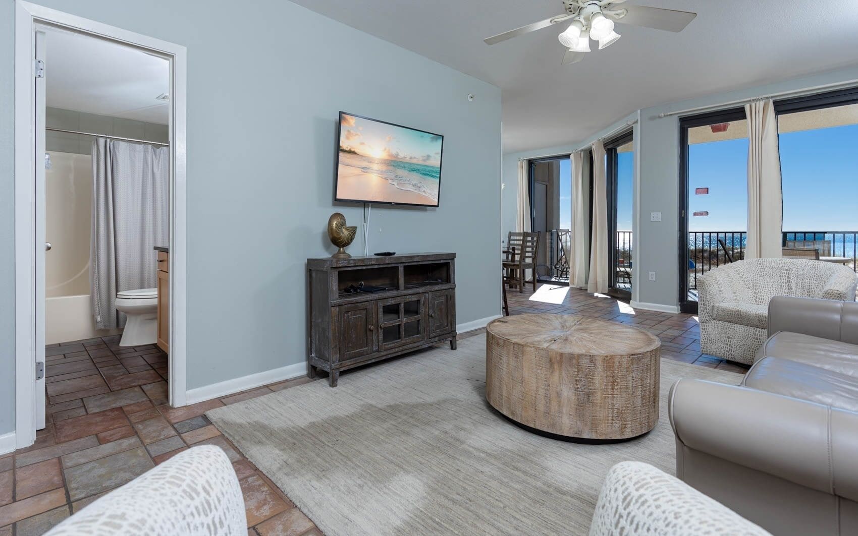 Condo, 1 Bedroom | Living area
