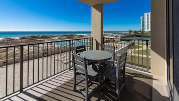 Condo, 1 Bedroom | Outdoor dining