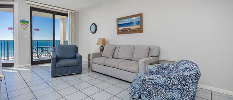 Condo, 1 Bedroom | Living area