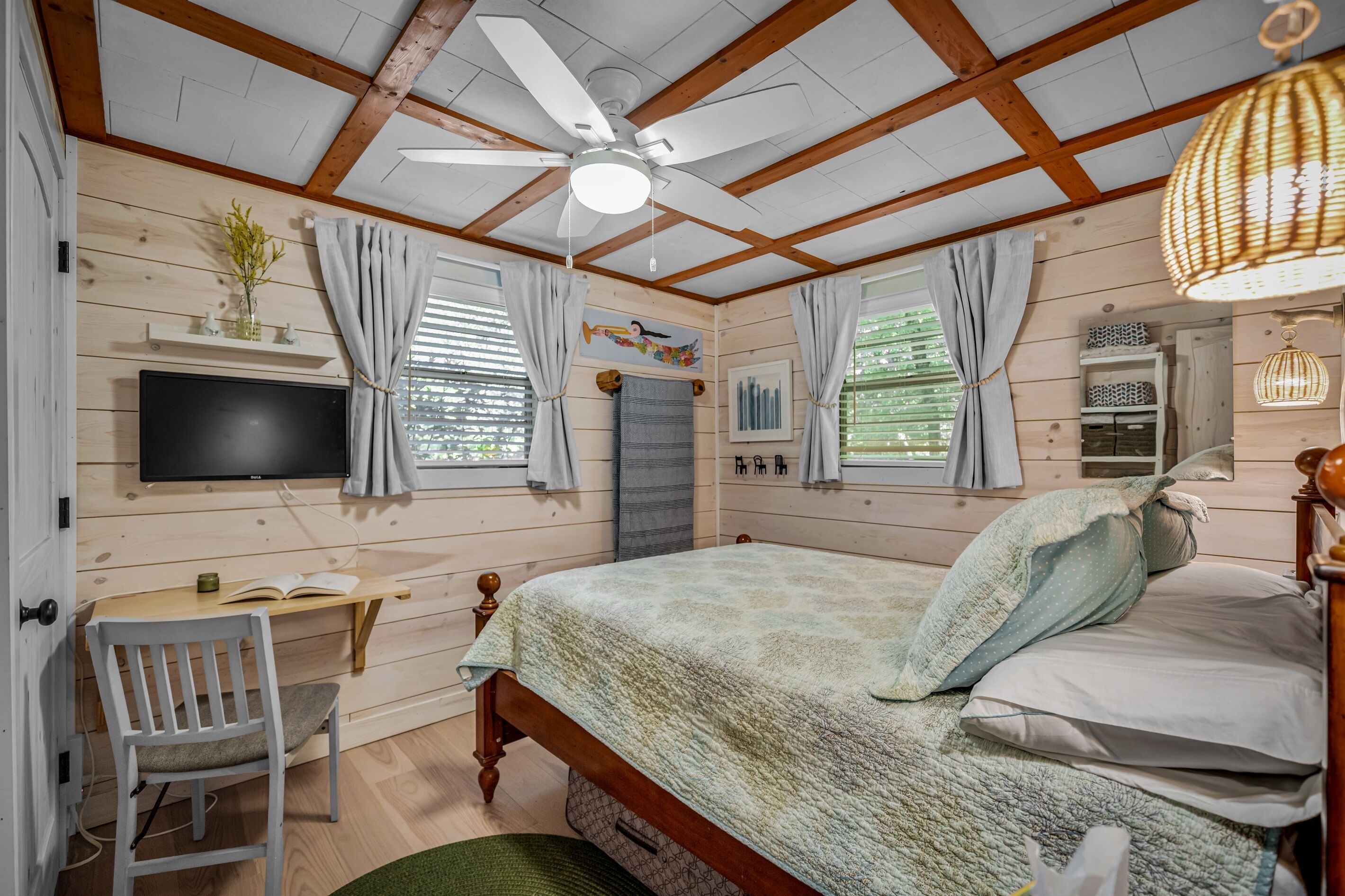 WiFi, bed sheets