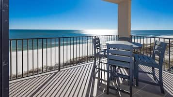 Condo, 1 Bedroom | Outdoor dining