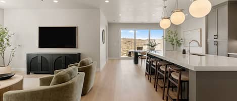 Townhome, 5 Bedrooms | Interior