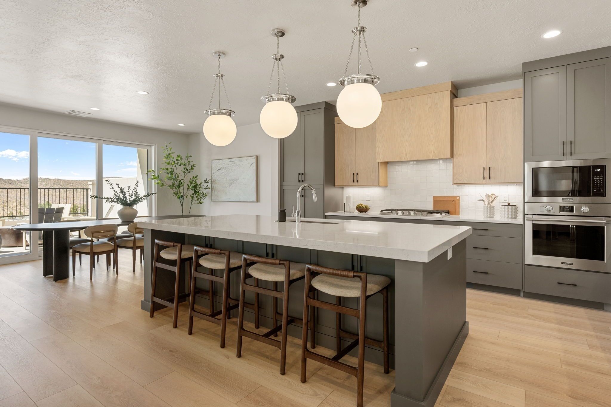 Maison en rangée, 5 chambres | Cuisine privée | Réfrigérateur, un four, cafetière-théière, grille-pain