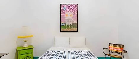 1 chambre, fer et planche Ă repasser, Wi-Fi gratuit, draps fournis