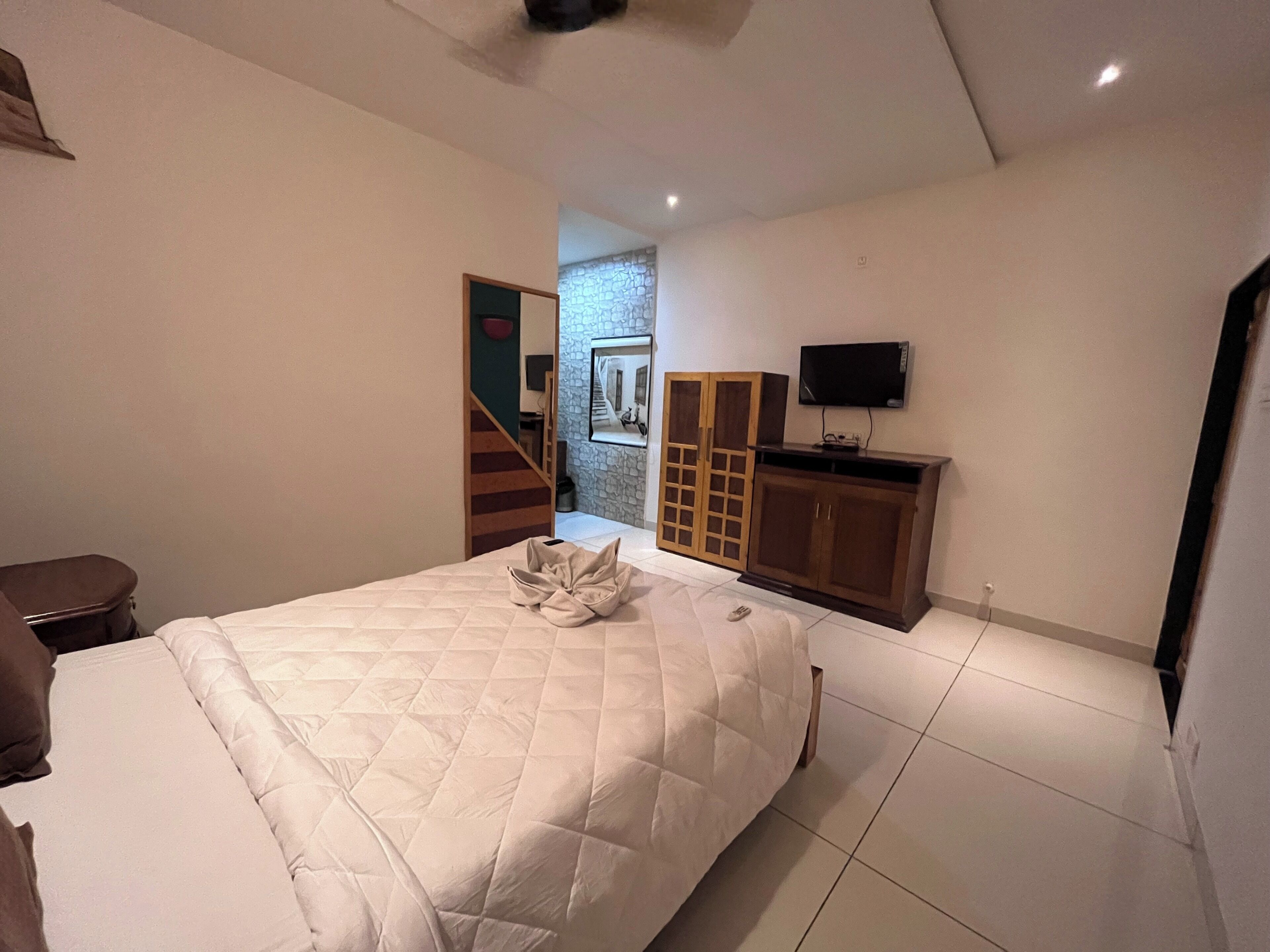Deluxe Double Room, Garden View | Desk, laptop workspace