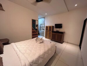 Deluxe Double Room, Garden View | Desk, laptop workspace - Gir Heritage Resort (Mendarda)