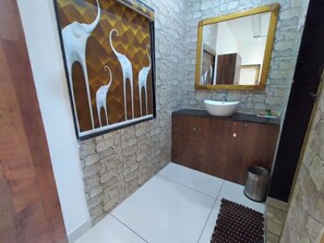 Deluxe Double Room, Garden View | Bathroom - Gir Heritage Resort (Sasan)