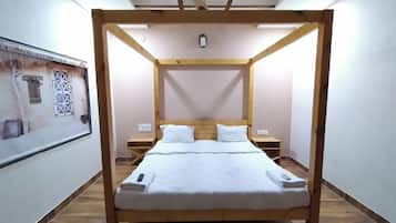 Deluxe Double Room, Garden View | Desk, laptop workspace