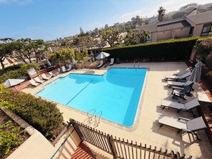 Pool - Steps to the Sand: Ground-Floor Oceanfront Gem (Solana Beach)