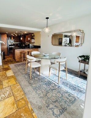 Dining - Steps to the Sand: Ground-Floor Oceanfront Gem (Solana Beach)