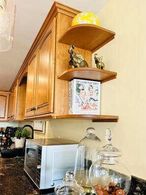 Interior - Steps to the Sand: Ground-Floor Oceanfront Gem (Solana Beach)