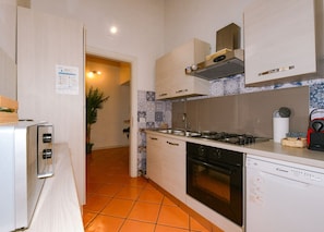 Fridge, microwave