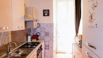 Fridge, microwave