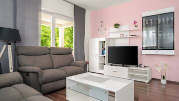 Standard House, 4 Bedrooms, Microwave (Villa Stella With Pool And Sauna) | Ruang tamu