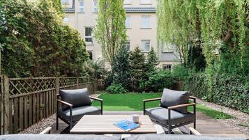 Familienapartment, 2 Schlafzimmer, Blick auf den Innenhof | Unterkunftsgelände