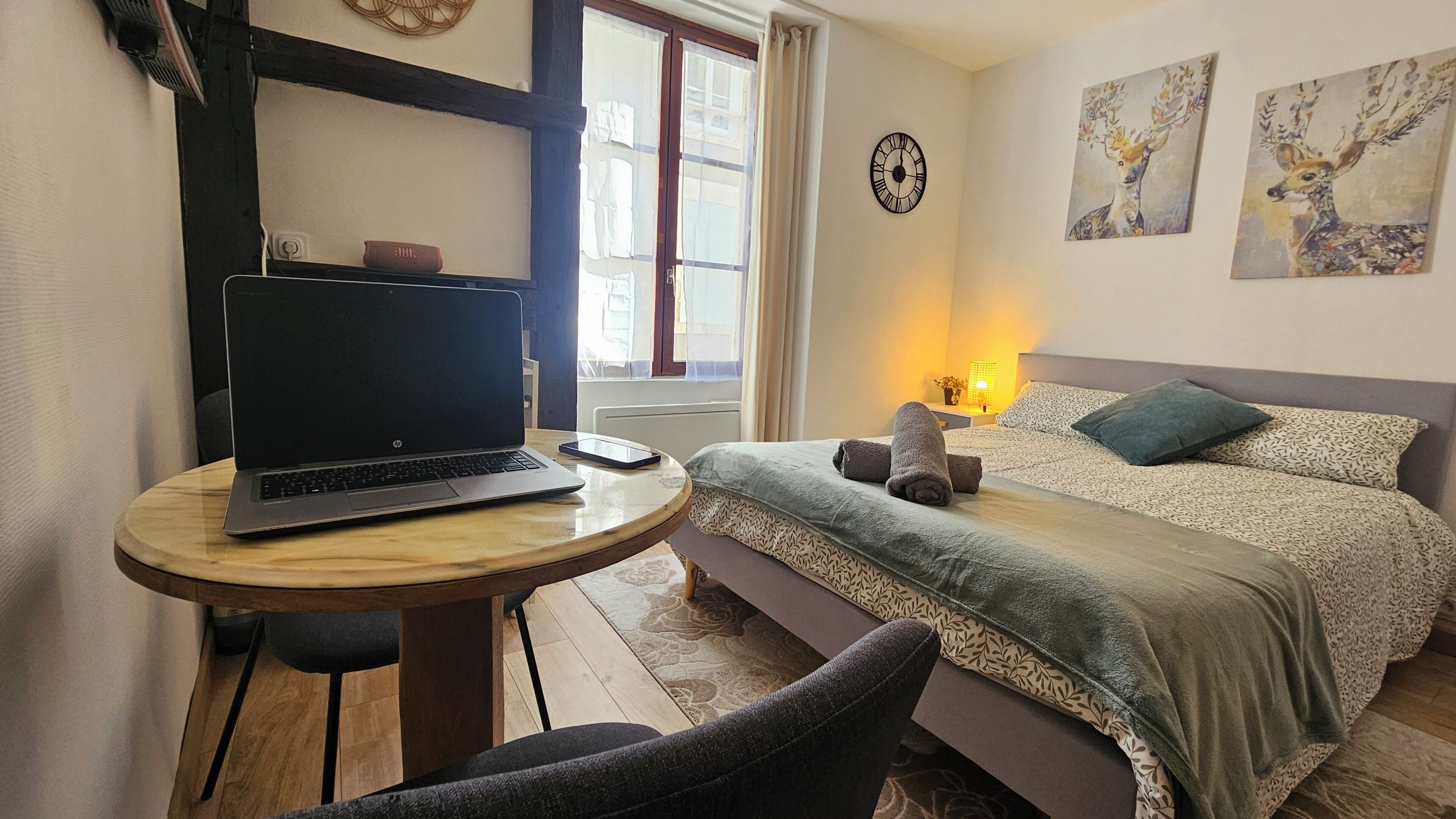 1 室のベッドルーム、WiFi、ベッドシーツ