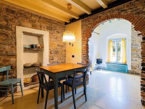 Dining - Cosy apartment in villa for 4 guests with WIFI, terrace, pets allowed and panoramic view (San Bartolomeo Al Mare)