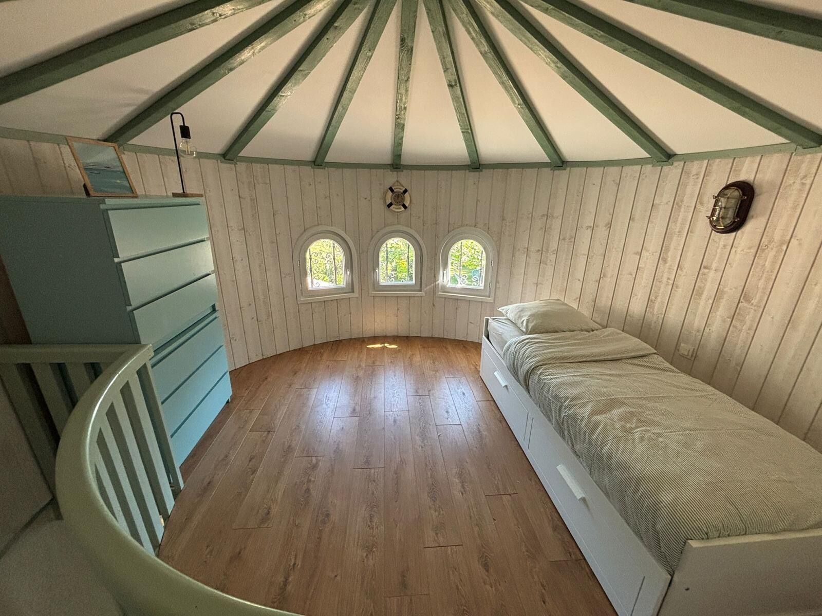 5 chambres, fer et planche à repasser, Wi-Fi, draps fournis