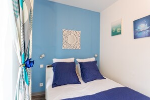 Iron/ironing board, WiFi, bed sheets, wheelchair access - Gîte "Donoma" at Domaine Helaku: Green Oasis with Countryside Views (Monein)