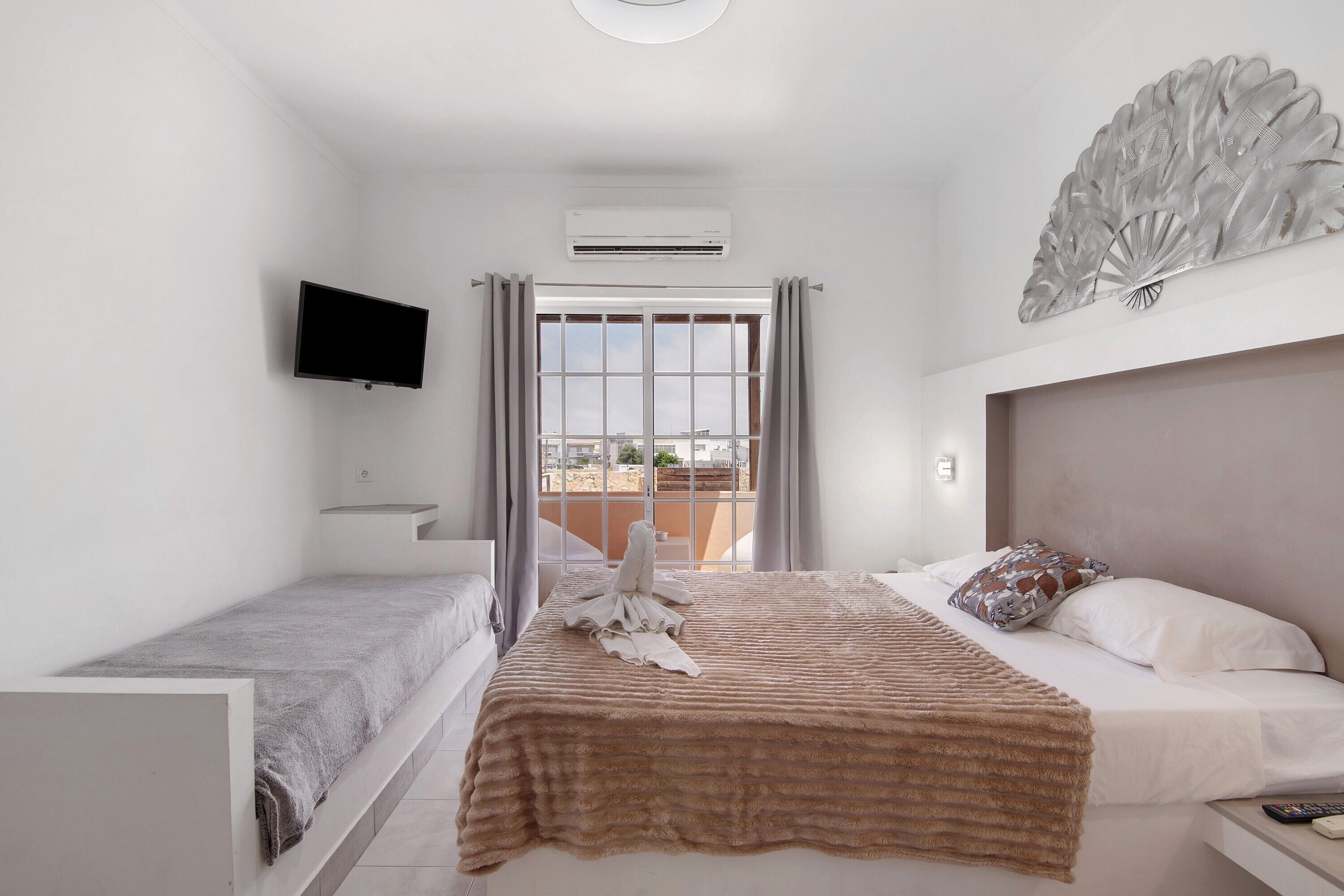 Ferros/tábuas de passar roupa, Wi-Fi, roupa de cama