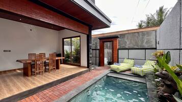 Private pool