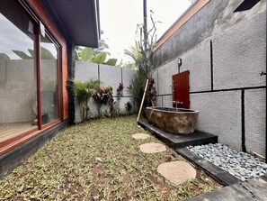 Vila Deluks, pemandangan kolam renang | Pemandangan taman