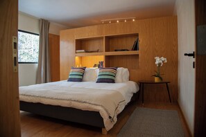 2 Schlafzimmer, Schreibtisch, Bügeleisen/Bügelbrett, kostenloses WLAN