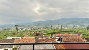 Basic Double or Twin Room | Property grounds - Villa Garcinia 111 Ciwidey (Pasirjambu)