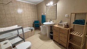 Douche, serviettes fournies