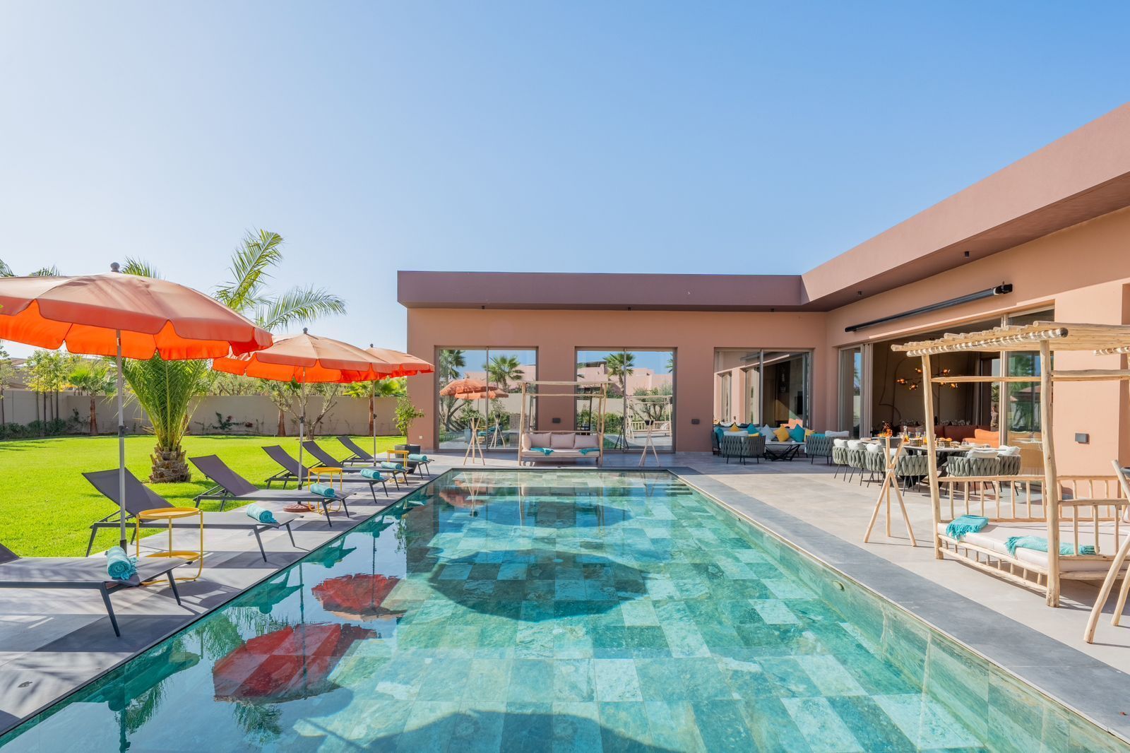 Villa de lujo, vistas al jardín | Piscina | Una piscina al aire libre