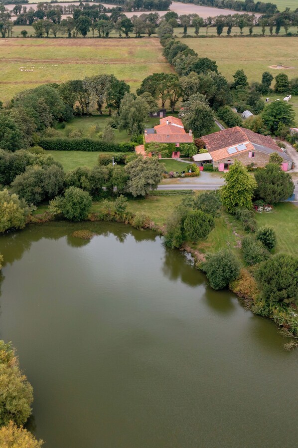 Aerial view - Large nature gite with indoor pool and fishing, charm and authenticity (Saint-Christophe-du-Ligneron)