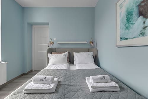 Standard Studio Suite, 1 Queen Bed with Sofa bed, Non Smoking, Private Bathroom | Premium bedding, individually decorated, iron/ironing board, free WiFi