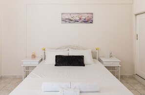 Desk, iron/ironing board, free WiFi, bed sheets - Alexandros Luxury Apartments Nydri (Rachi)