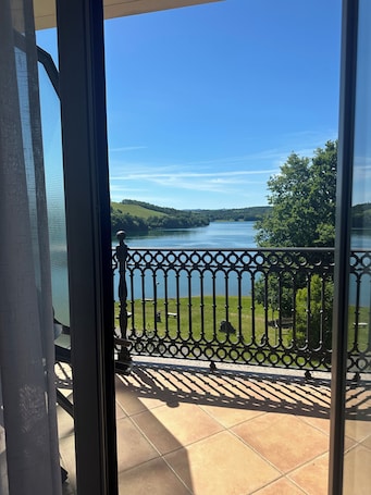 Classic Twin Room, Balcony, Lake View | Interior. HERMIDA RURAL HOTEL BOUTIQUE