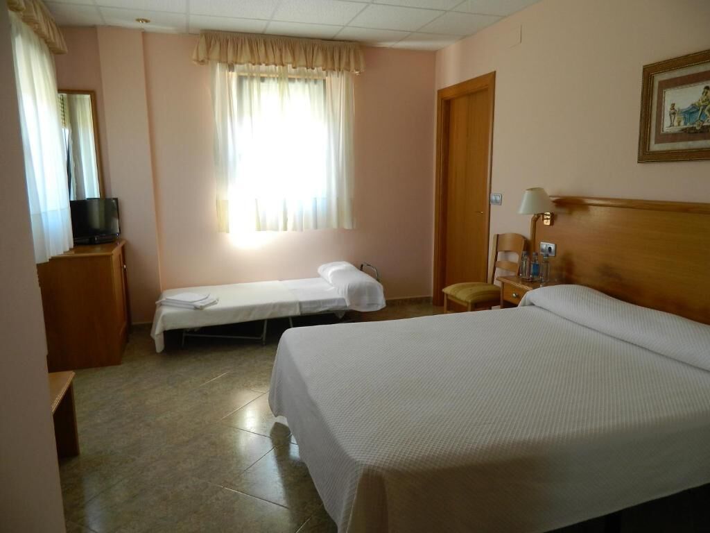 Suite, Garden View | Desk, free WiFi, wheelchair access
