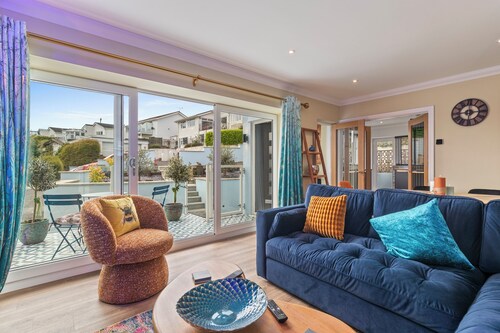 Bay View Cottage - Luxury Coastal Stay