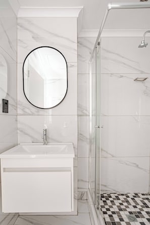 Room, 2 Bedrooms, Accessible, Private Pool | Bathroom - Room-luxury Comfort Perfect Location (Cape Town)
