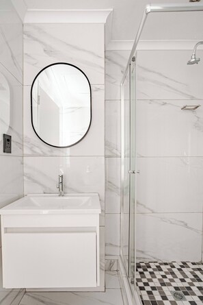Room, 2 Bedrooms, Accessible, Private Pool | Bathroom - Room-luxury Comfort Perfect Location (Cape Town)