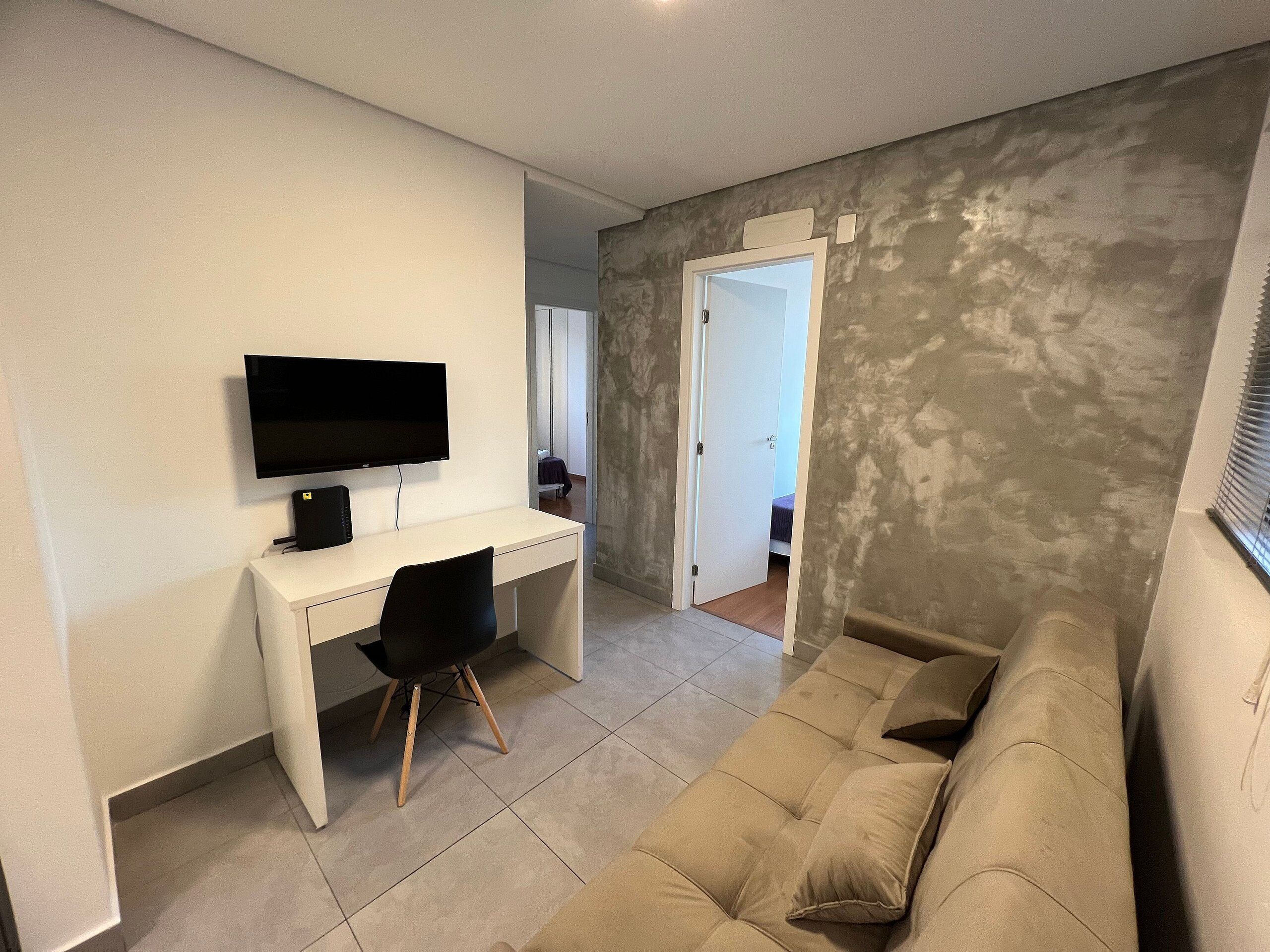 Apartamento | Zona de estar | Una televisión