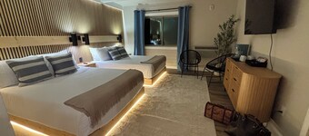 Connecting King + 2 Queen Suite | Ideal for Families & Groups