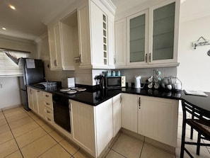 Apartment, 2 Bedrooms | Interior
