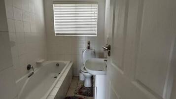 Apartment, 2 Schlafzimmer | Badezimmer