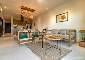 Living area - Beautiful 3 BR apartment CASA TORTUGA w / 4 Pools / BBQ / 10 min Drive to Beach (Playa del Carmen)