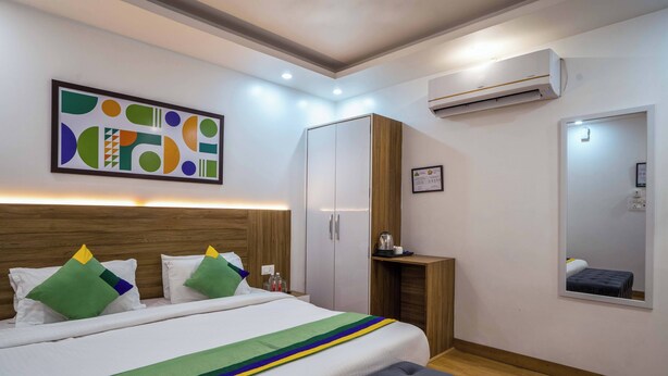 Standard Double Room - Treebo Palm Stays (Pune)
