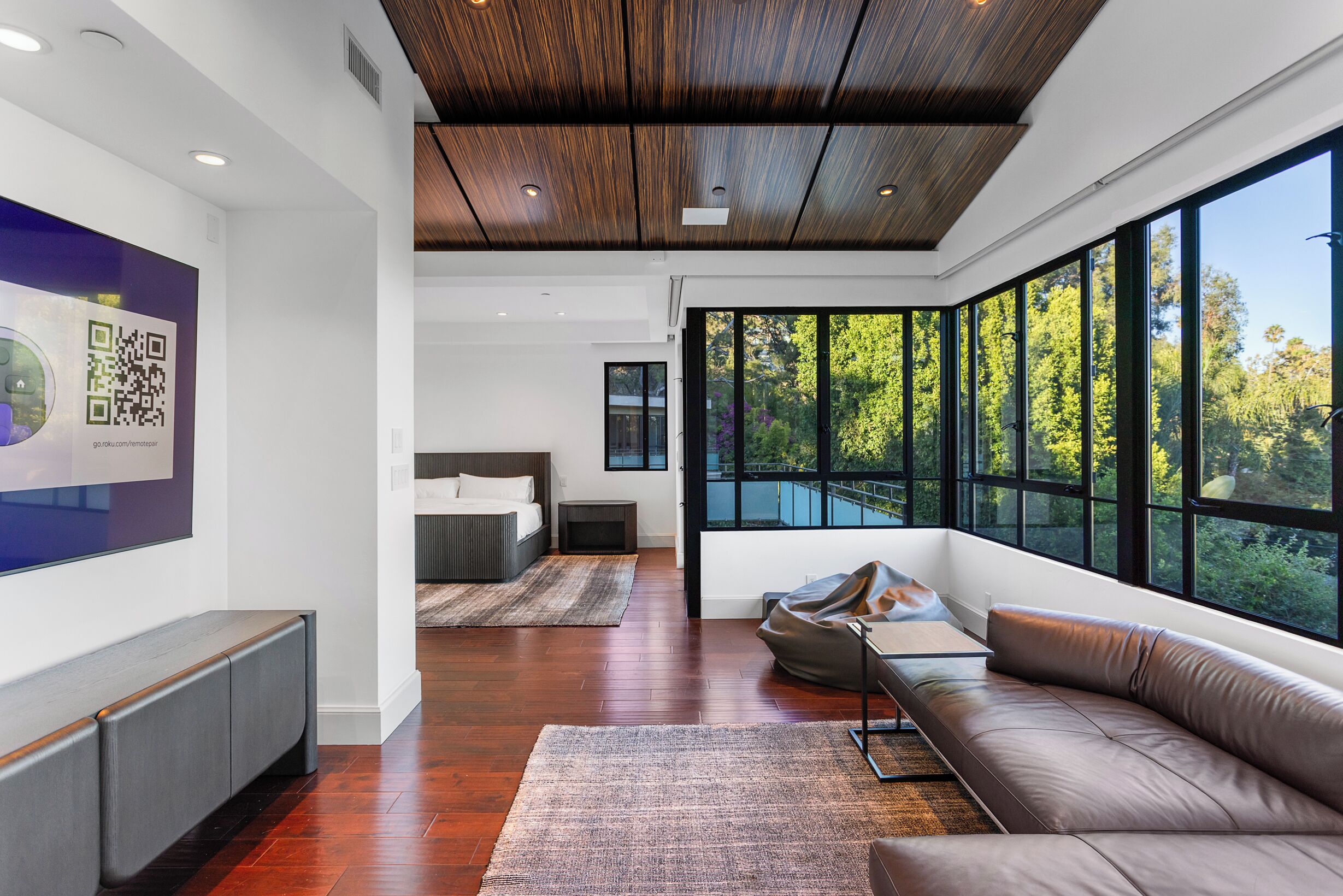 Private Hollywood Hills Luxury Compound With Pool, Guest House & City Views - 버뱅크