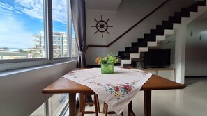 Interior - AP com 2 Suítes na Praia do Forte Malibu (Cabo Frio)