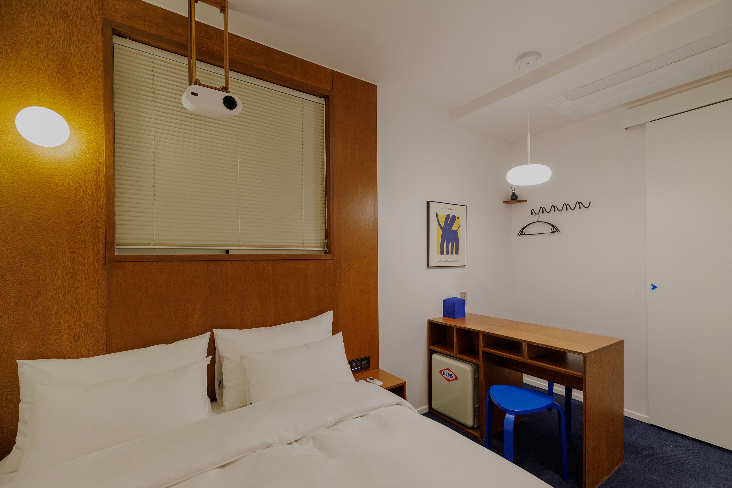 Standard Double Room | In-room safe, iron/ironing board, free WiFi