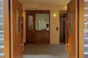 Reception - Blue Mansion Hotel Seoul (Seoul)