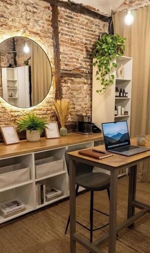 Interior - Serenity Nook Suite (Madrid)
